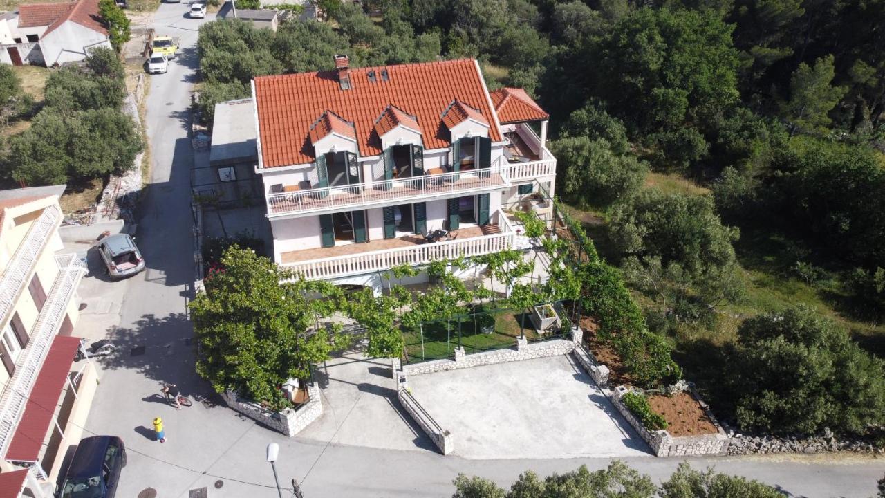 Apartments Kola Banići Esterno foto
